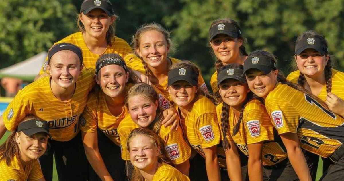 How Does Travel Softball Work? 